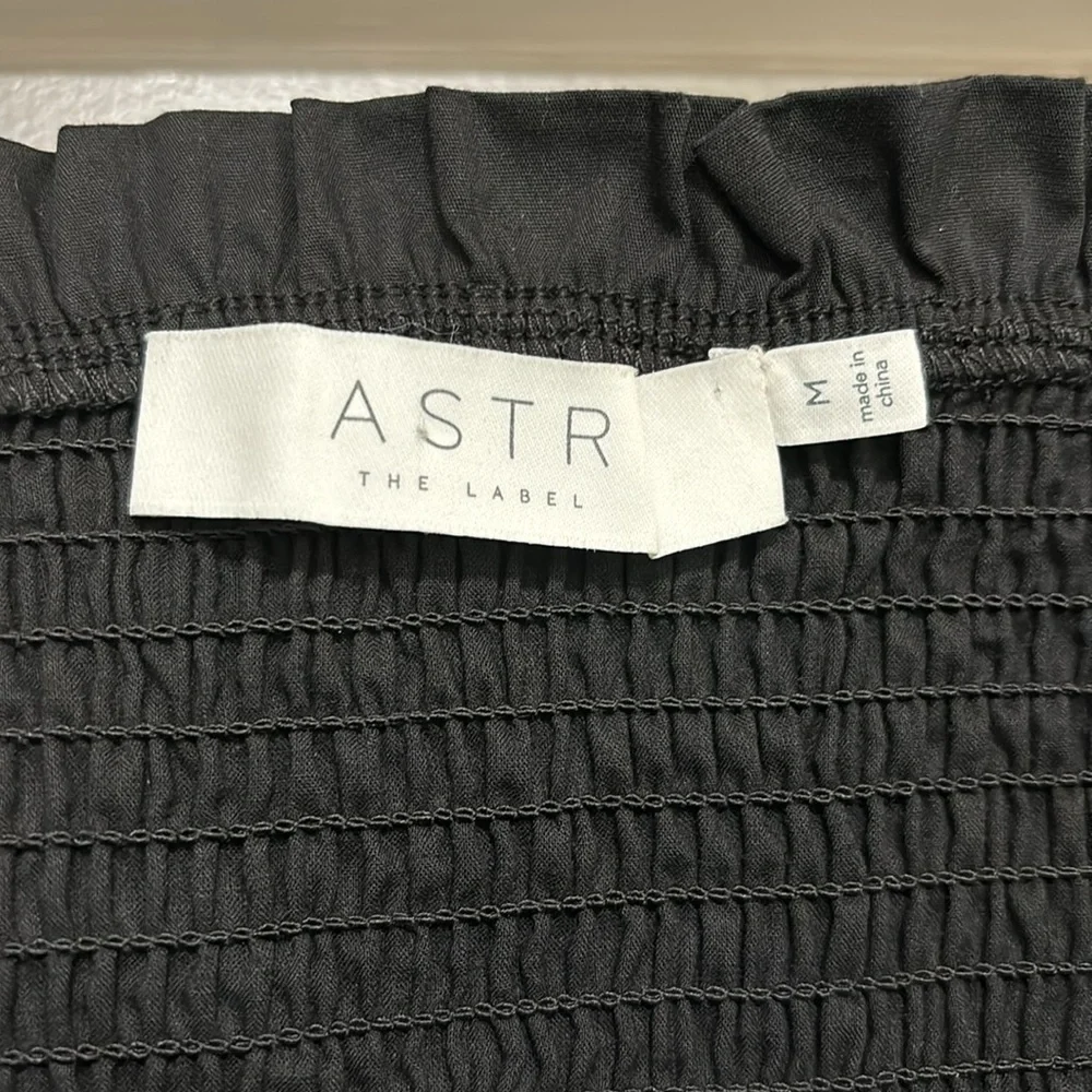 ASTR Saveria tiered off shoulder midi dress M